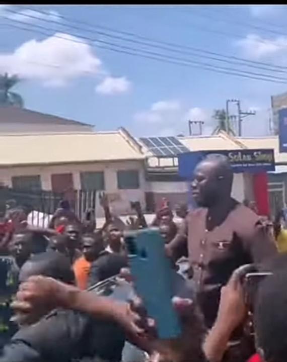 Shocking! Gov. Seyi Makinde Join Protesters